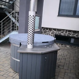 Nerezová koupací káď s ochranným krytem | výroba na míru - sivý dekor | xspa.cz